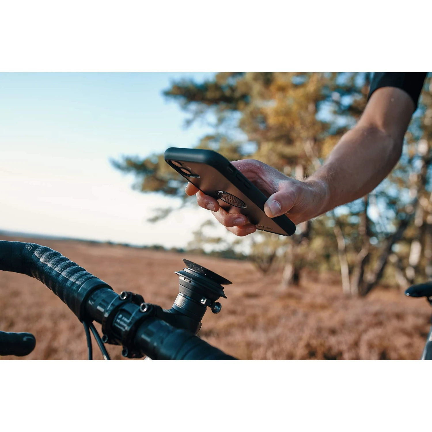 Fidlock VACUUM PHONE CASE FOR IPHONE 11 3 Fidlock VACUUM PHONE CASE FOR IPHONE 11 - Image 3